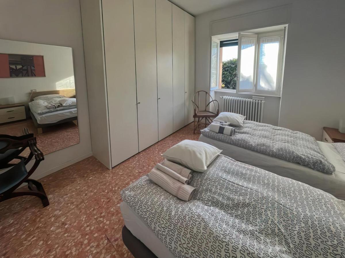 Casa Vacanze Le Violette Villa Brunate Bagian luar foto