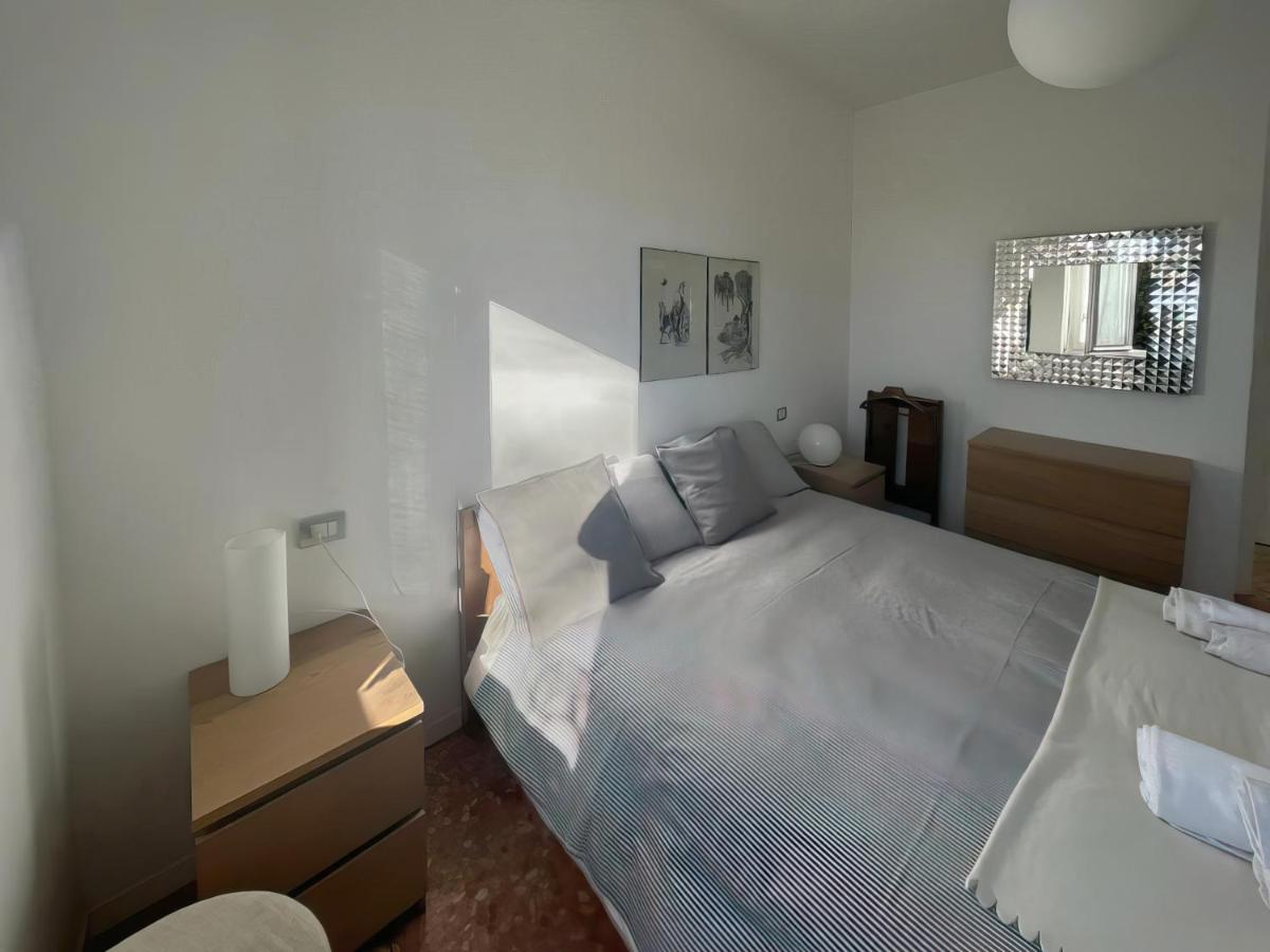 Casa Vacanze Le Violette Villa Brunate Bagian luar foto